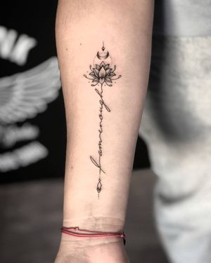 Tatuaj alb-negru finuț A Touch Of Ink
