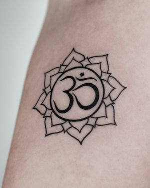 Tatuaj alb-negru pe antebrat A Touch Of Ink