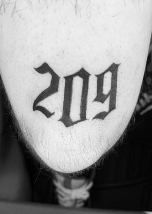 209 Done above the knee done by Vampz