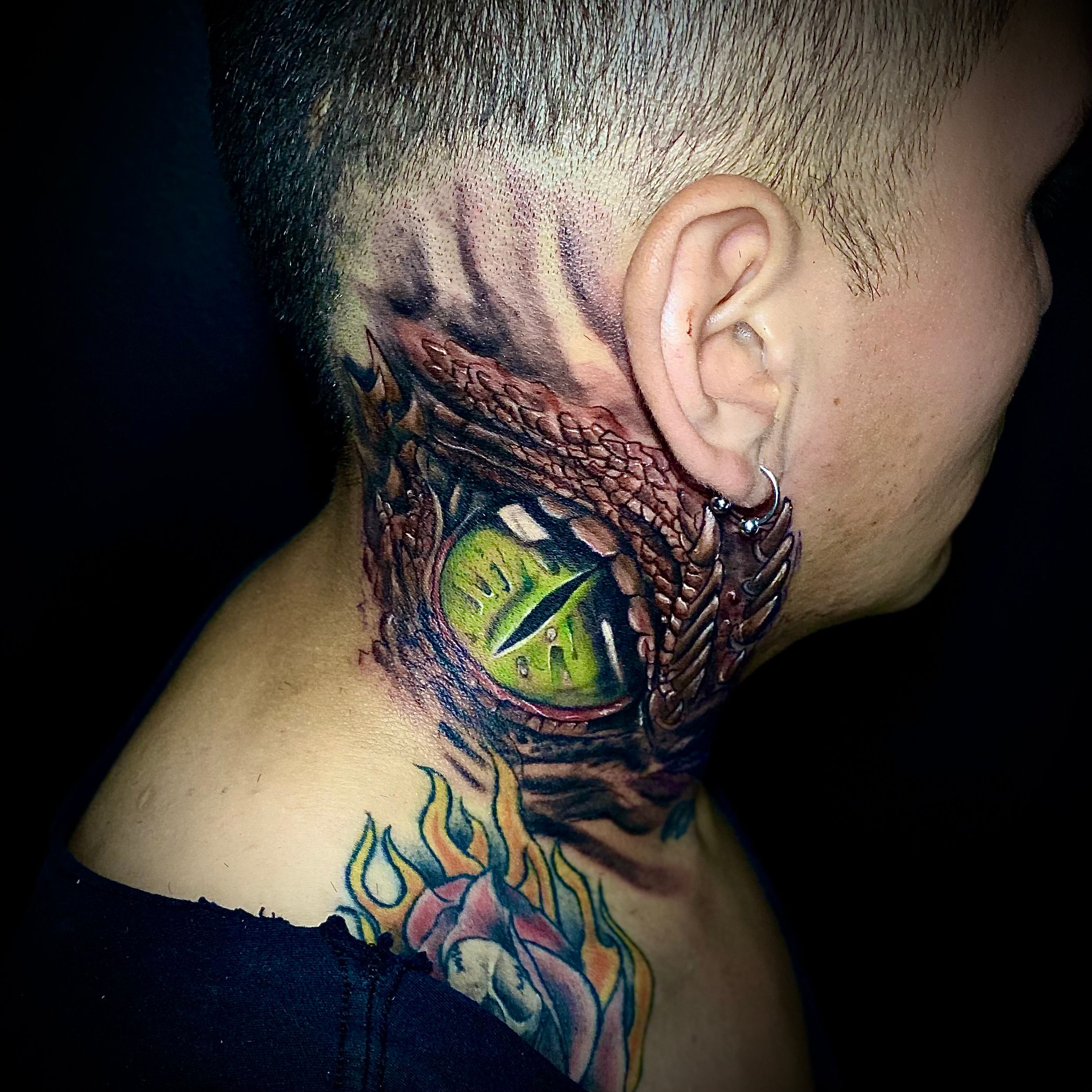 Image of Dragon Tattoo On a Man NeckCA027270Picxy