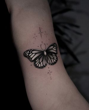BUTTERFLY ON BICEP