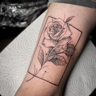 At the Black Hat Tattoo, each artists have their unique style 🌹 Can you tell what Rafa's is? Of course it is flowers! Let us know in the comments your favourite tattoo style! Book here : hello@blackhatdublin.com @rafa.inkreligion #tattooing #tattoosofinstagram #tattoostudio #tattooink #tattoodesign #tattooist #tattooed #inkaddict #tattoolove #tattoos #tattooartist #tattoolife #tattooshop #tattoo #tattoooftheday #tattoopiece #inked #bodyart #inkedup #rose #rosetattoo