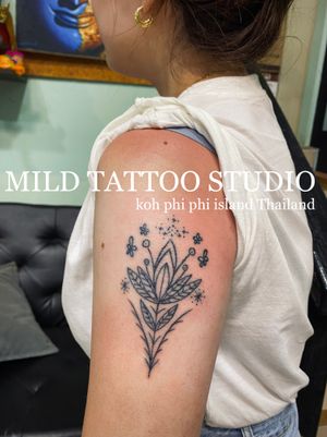 #flowertattoo #flowers #tattooart #tattooartist #bambootattoothailand #traditional #tattooshop #at #mildtattoostudio #mildtattoophiphi #tattoophiphi #phiphiisland #thailand #tattoodo #tattooink #tattoo #phiphi #kohphiphi #thaibambooartis #phiphitattoo #thailandtattoo #thaitattoo #bambootattoophiphi https://instagram.com/mildtattoophiphi https://instagram.com/mild_tattoo_studio https://facebook.com/mildtattoophiphibambootattoo/ MILD TATTOO STUDIO my shop has one branch on Phi Phi Island. Situated , Located near the World Med hospital and Khun va restaurant