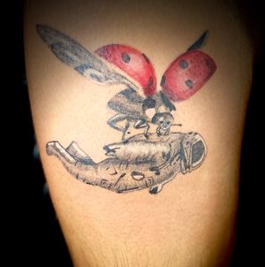 Ladybug carrying Astronaut by Artist : @diegoflores.art #tattoo #tattooideas #delicate #delicatetattoo #fineline #finelinetattoo #sandiego #highclasstattoo #highclasstattoosd #sandiegotattooartist #sandiegotattoo #sandiegotattoos #blackandgrey #blackandgreytattoo #realism #realismtattoo #realistic #realistictattoo 