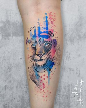 Capture the fierce beauty of a tiger with intricate patterns in a stunning watercolor style on your forearm. By artist Houssam.