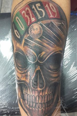 Game skull tattoo!!! Black and Grey 