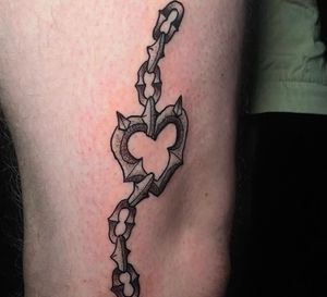 heart chain done at evermore tattoos in orlando, fl *im an apprentice and this was one of my free tattoos i’ve done!