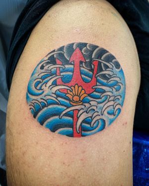 Embrace the strength of the sea with this illustrative tattoo of Poseidon holding his trident amidst crashing waves by artist Eddy Ospina.