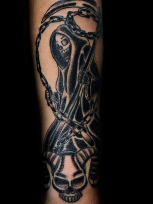 Death tattoo #tattoosp #tattoobrasil #tatuagem #tattoo #tattoo4life #tattooist #apprentice #death #deathtattoo #old #tradicionaltattoo #mementomoritattoostudio 
