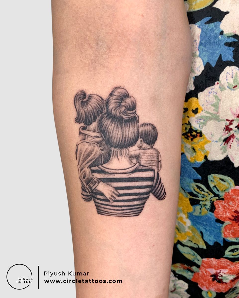 Aggregate more than 89 motherhood mother and son tattoo latest - thtantai2