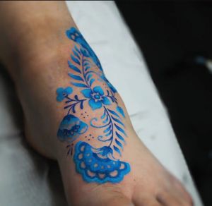 #ornamental #flower #foot #blue #bluechina #blueporcelain 
