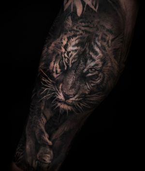 Tiger on calf!!Hi guys!You can see more photos and videos on Instagram. check my instagram. My instagram account is @tattoosbyiseul. See you on my instagram.😁