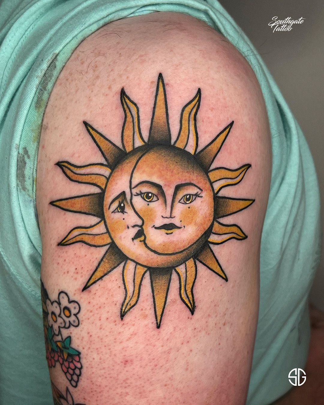 Explore the 25 Best Sun Tattoo Ideas (2022) • Tattoodo