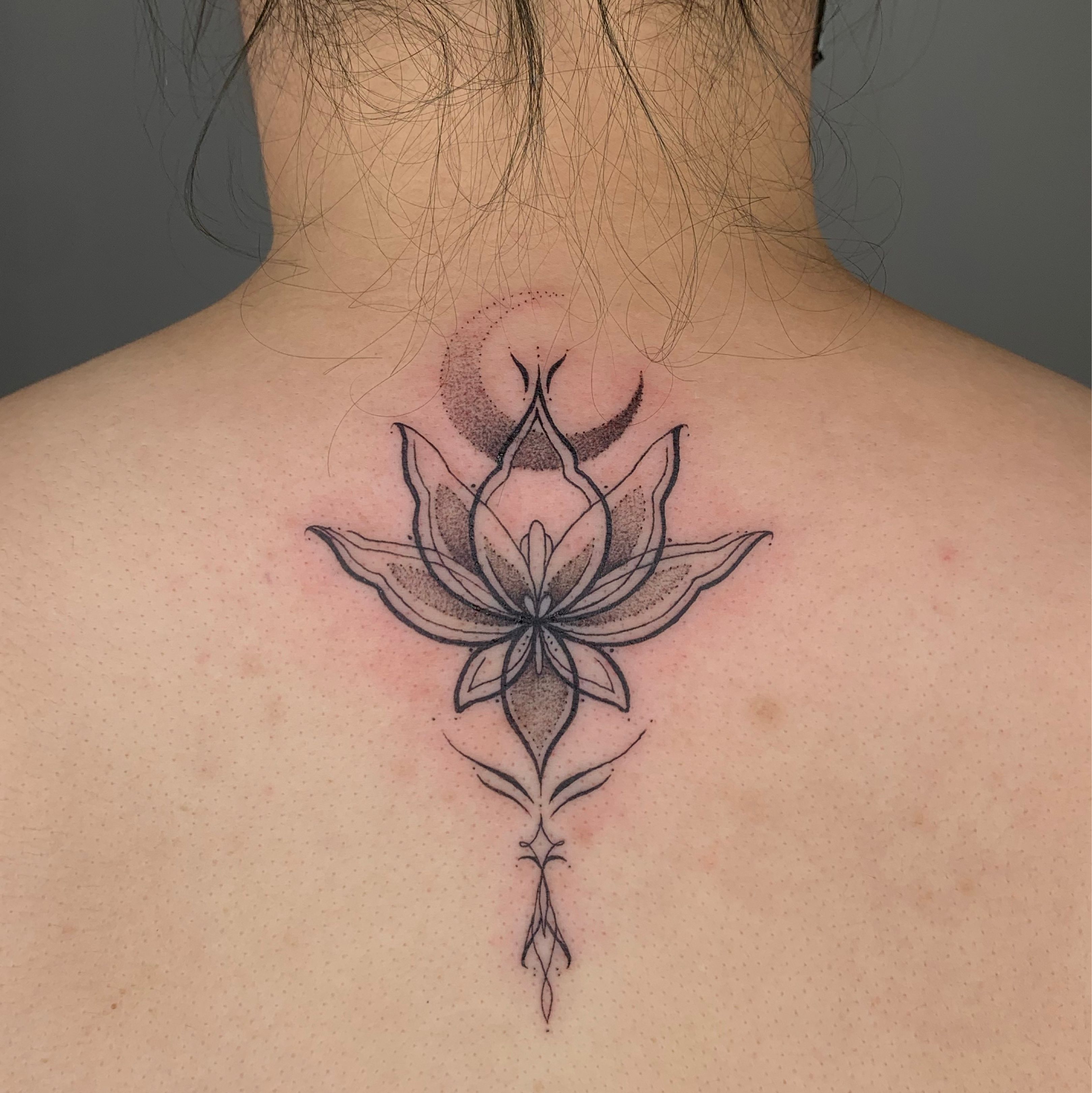 31 Floral Tattoo Designs That Are Both Pretty and Meaningful — See Photos |  Allure