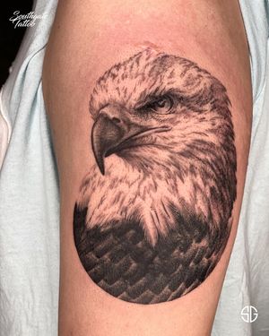 • Mighty Eagle 🦅 • tattoo by our resident @cat_vaska116 Bold tattoos like these always make an impression & are always welcome @southgatetattoo Books/Info in our Bio! Give us a shout! • • • #customtattoos #feather #eagletattoos #eagletattoo #birdtattoo #eagle #traditionaltattoo #customtattoo #southgateink #northlondon #southgate #tattooideas #blackwork #southgatetattoo #sgtattoo #londonink #sg #londontattoo #northlondontattoo #amazingink #londontattoostudio #londontattooartist #bookedontattoodo #tattoos #london #southgatepiercing