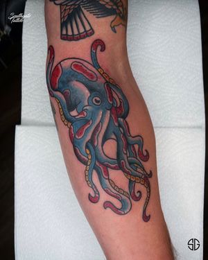• Octopus 🐙 • traditional piece by our resident @nicole__tattoo Nicole would love to do more traditional designs and currently taking bookings for September! Give us a shout! 
Books/info in our Bio: @southgatetattoo 
•
•
•
#traditionalcolourtattoo #octopustattoo #colourtattoo  #traditionaltattoo #octopus #octopusart #londontattoostudio #southgateink #sg #southgate #bookedontattoodo #northlondontattoo #inked #southgatepiercing #amazingink #tattoos #southgatetattoo #art #londontattoo #sgtattoo #tattooart #northlondon #tattooideas #londonink #londontattooartist