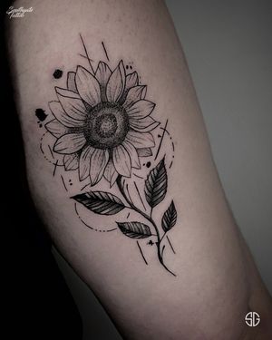 • Sunflower 🌻 • blackwork custom piece by our resident @nsmactattoos Nermin is currently taking bookings for August 🌻☺️ Books/Info in our Bio! Give us a shout!  @southgatetattoo
•
•
•
#sunflowertattoo #sunflower #floraltattoo #flowertattoo #sunflowerart #flower #traditionaltattoo #customtattoo #southgateink #northlondon #southgate #tattooideas #blackwork #southgatetattoo #sgtattoo #londonink #sg #londontattoo #northlondontattoo #amazingink #londontattoostudio #londontattooartist #bookedontattoodo #tattoos #london #southgatepiercing