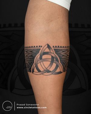 Celtic Knot Armband Tattoo done by Prasad Sonawane at Circle tattoo studio