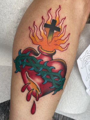 Sacred Heart from last weekThanks DanSend a message for traditional tattoos !#sacredheart #sacredhearttattoo #tarditionaltattoo #tradtatts #boldtattoos #tattooflash #tattooflashart #tattooflashsheet #dublin #dublintattoo #dublintattooartist #dublintattoostudio