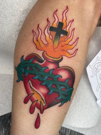 Sacred Heart from last week Thanks Dan Send a message for traditional tattoos ! #sacredheart #sacredhearttattoo #tarditionaltattoo #tradtatts #boldtattoos #tattooflash #tattooflashart #tattooflashsheet #dublin #dublintattoo #dublintattooartist #dublintattoostudio