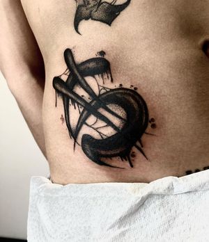 Intricate pattern and bold lettering by Ruslan on ribs. Illustrative style with a focus on money motifs.