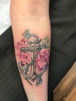 Anchor with flowers