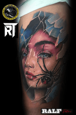 girl / spider  tatoo