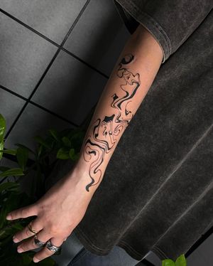 Elegantly designed blackwork pattern tattoo for your forearm, by the talented artist Silber/Sofie. Stand out with this unique and stylish piece!