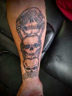 Skull totem by Victor Francis at Anonymous Ink, Washington PA.