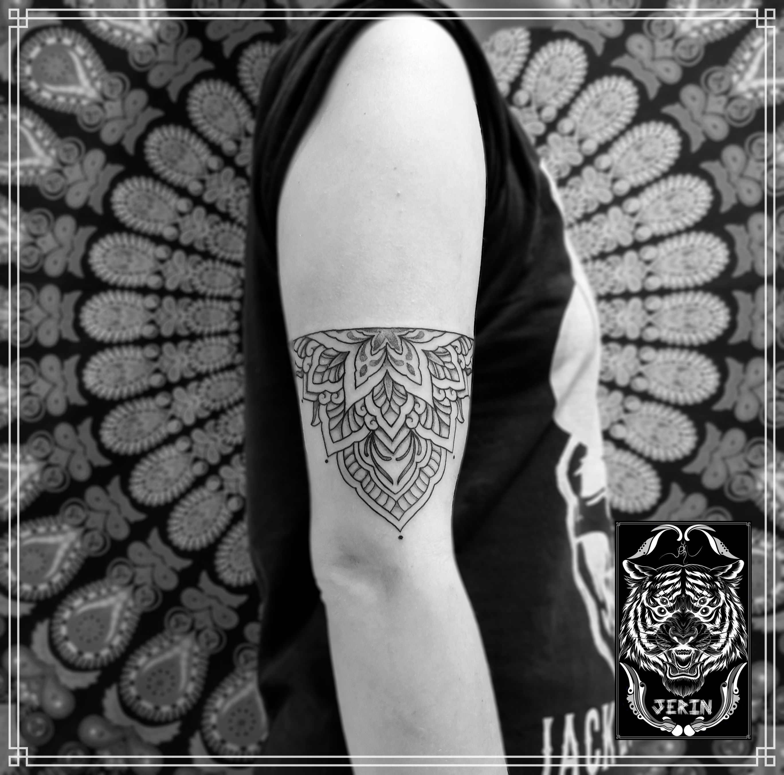 Geometric Linework armband tattoo by @nains_tattoos @skinmachinetattoo . # armbandtattoo #artist #skinmachinetattoo #lineworktattoo #art | Instagram