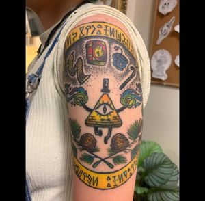 Gravity Falls!This lovely client wanted me to create a shoulder piece based off of her favorite show “Gravity Falls” I made sure to I corporate all of the elements they wanted! It was so fun to create :)