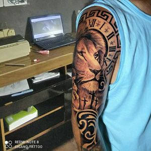 Tattoo leão preto e branco 