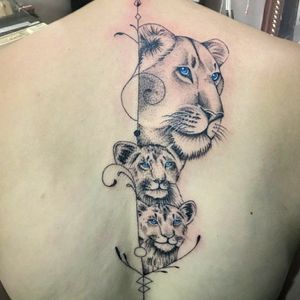 Tattoo leoa preto e branco 