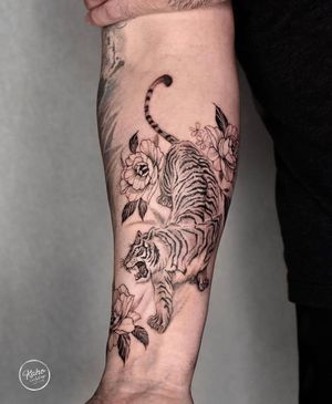 Tattoo by Fleur Noire Tattoo LA