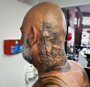 Pretty difficult coverup on Menno. His ex her face was on there. Changed it into a nice Dutch boat from the old days. Let’s hope it doesn’t sink!