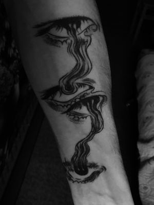 arm tattoo, eyes