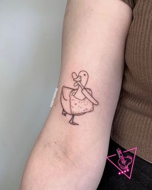 Hand-poked Duck with knife and bread tattoo by Pokeyhontas at KTREW Tattoo - Birmingham, UK#handpoke #handpokedtattoo #ducktattoo #stickandpoke #stickandpoketattoo
