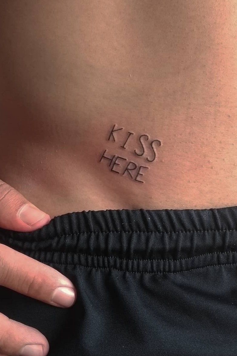 kiss here | Hình xăm, Xăm