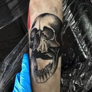 Skull tattoo pig skin 