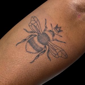 Get buzzed with this stunning black and gray bee tattoo by Letitia Mortimer. Perfect for nature lovers and insect enthusiasts!
