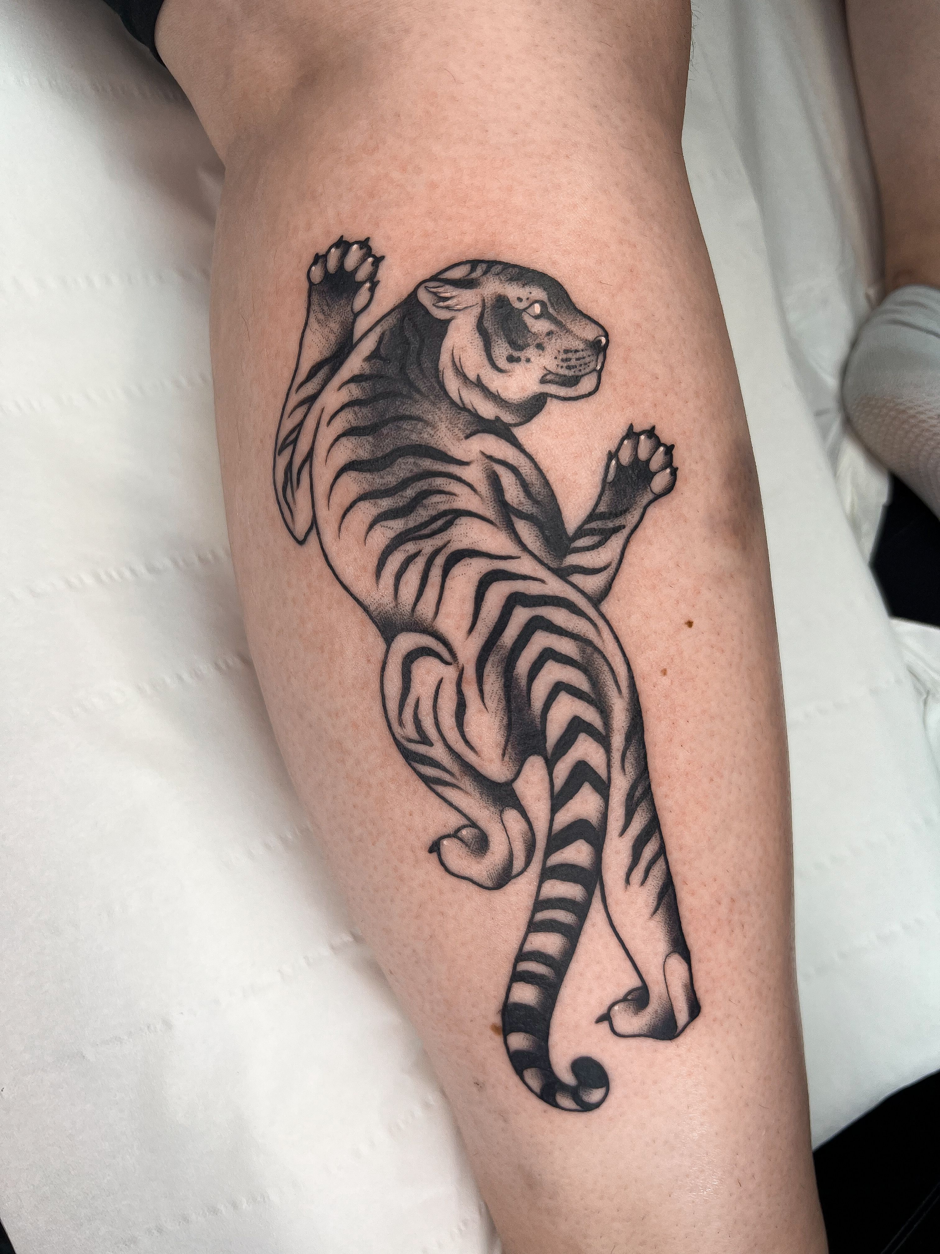 Climbing Tiger temporary tattoo | Tiger tattoo, Tiger tattoo design,  Traditional tiger tattoo