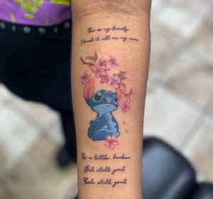𝙊𝙃𝘼𝙉𝘼 ⠀⠀⠀⠀⠀⠀⠀⠀⠀ Appreciate Angel for the trust & coming by to get this lil guy done. This was a fun one ⠀⠀⠀⠀⠀⠀⠀⠀⠀ If you want to get your childhood stamped on you DM/Email to book your appointment 📆 @agelessartstattoo ⠀⠀⠀⠀⠀⠀⠀⠀⠀ ⠀⠀⠀⠀⠀⠀⠀⠀⠀ ⠀⠀⠀⠀⠀⠀⠀⠀⠀ #stitch #liloandstitch #lilostitch #picstitch #disney #disneytattoo #ohana #ohanatattoo #ohanameansfamily🌺 #sakura #sakuratattoo #cartoonart #cartoontattoo #cartoontattoos