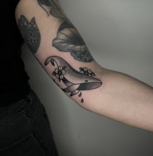 • 🐋 • custom traditional whale tattoo by our resident @nicole__tattoo 
Books/info in our Bio: @southgatetattoo 
•
•
•
#whales #traditionalwhaletattoo #traditionaltattoo #whaletattoo #southgatepiercing #sgtattoo #southgatetattoo #londontattooartist #londontattoo #london #southgate