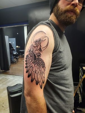 Got to do this fun raven piece for a client who wanted to make sure he didn't end up with a big black smear on his arm in 10 years.So, we gave the birdie a cool skull and went a little trad with the wings to keep it clean!Gonna add a priestess and some fox heads and skulls next!