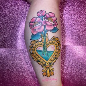 Flowers in a Vase Tattoo Done By Brittany Hayward
#floraltattoo #vasetattoo #floralneotradtattoo #neotraditionaltattoo #girlytattoo #femininetattoo #pinktattoo #brittanyhayward #theplasticflamingo #tpf #haybrittany #daytonabeach #daytonabeachtattoo #daytonatattoo #villianarts #ink #tattooartist #tattooart #tattoodesign #flowervasetattoo #inked #tatuajes #tattooartwork #tattoinspo #tattooinspiration #flash #tattooparlor #frame #frametattoo #framevasetattoo #frameflowertattoo #framefloraltattoo #bodyart #tattooideas #tattooing #tattoogirl