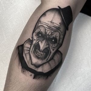 Art The Clown from Terrifier Tattoo by Rob Scheyder Jr. Instagram: @enemy_castleRobert Scheyder Jr. Tattoos at Jack Brown’s Tattoo Revival in Fredericksburg, VA 