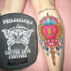 Tattoo Done By Brittany Hayward At The Tattoo Arts Convention #strawberrytattoo #framedtattoo #neotrad #neotradtattoo #neotraditionaltattoo #neotraditional #knifetattoo #colorfultattoo #tattooart #tattoostudio #philly #ornamentaltattoo #floraltattoo #tattooconvention #tattoowinner #tattooaward #tattooart #tattoolifestyle #tattooartwork #inked #tattooink #tattooartist #haybrittany #brittanyhayward #theplasticflamingo #tpf #tattooed #tatuajes #tattooideas #daytonatattoo #daytonabeach #daytona #daytonabeachtattoo #floridatattooartist #floridatattoo #tatted #tattoostyle #tattooer #tattooshop #art #girlytattoo #feminine #femininetattoo #tattoomodel #bodyart #inkedup 