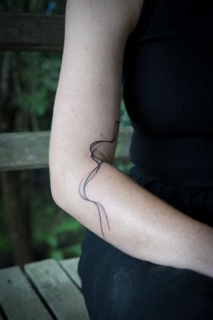 𝙄𝙂: 𝙣𝙖𝙩𝙚_𝙩𝙝𝙖𝙞𝙡𝙖𝙣𝙙 🌿 Abstract flow tattoo by a Thai tattooist in Chiang Mai, Thailand