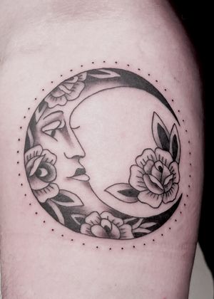 Traditional moon with roses in grayscale https://instagram.com/@sammiejay_art