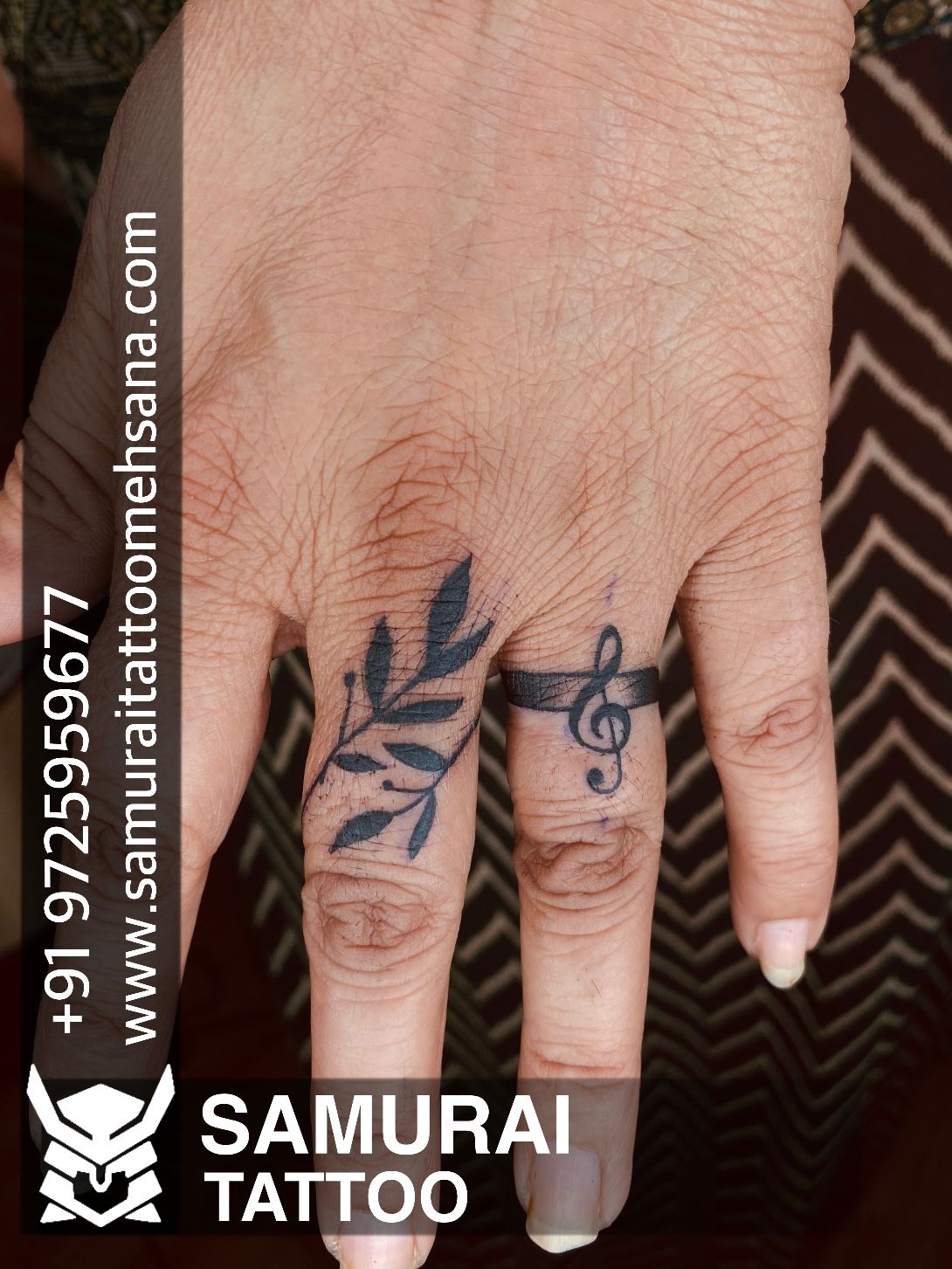 Small Finger Tattoo Ideas to Save as Inspo | POPSUGAR Beauty-vachngandaiphat.com.vn